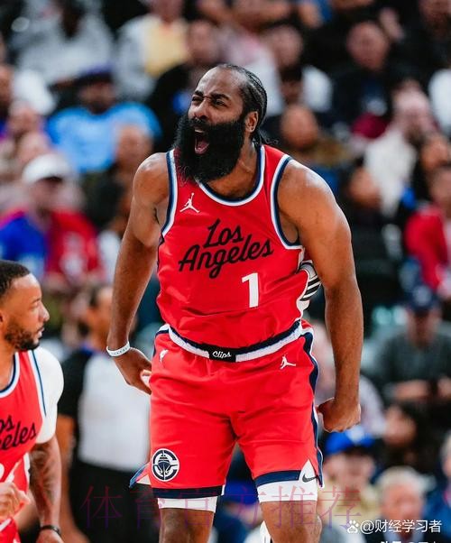 哈登谈球队年轻球员：做好准备是他们的职责，他们也做到了